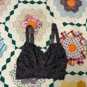 Curvy Sweetie bralette in silver-gray